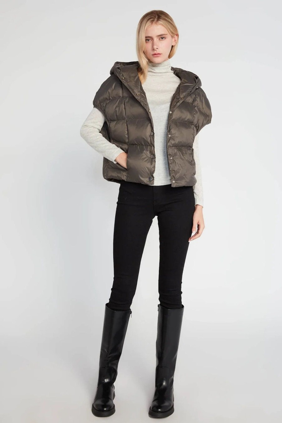 Accessories Look By M Outerwear | Batwing Crop Puffer Vest Khaki